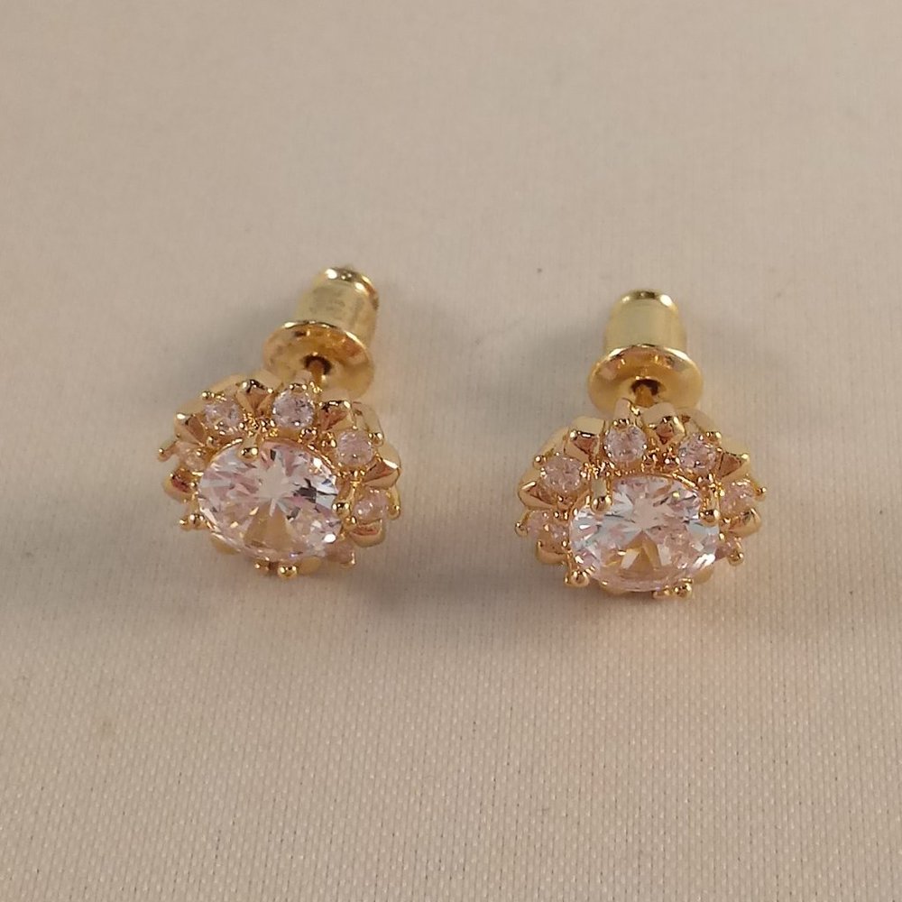 18K Yellow Gold Plated Flower White Diamond Zircon Stud Earrings Party Gift - Picture 5 of 6